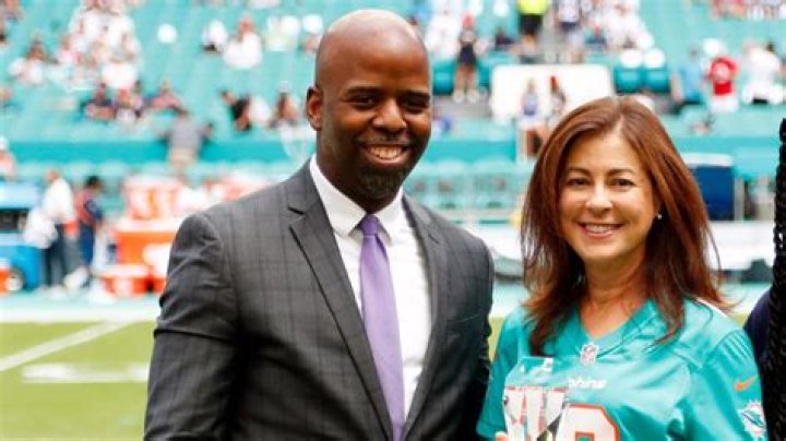 
Who Is Elizabeth Jenkins, Jason Jenkins (Dolphins) Wife? 