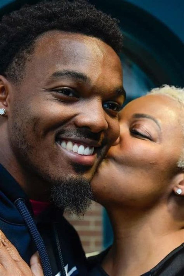 Who Is Nakobe Dean Girlfriend Gabby?