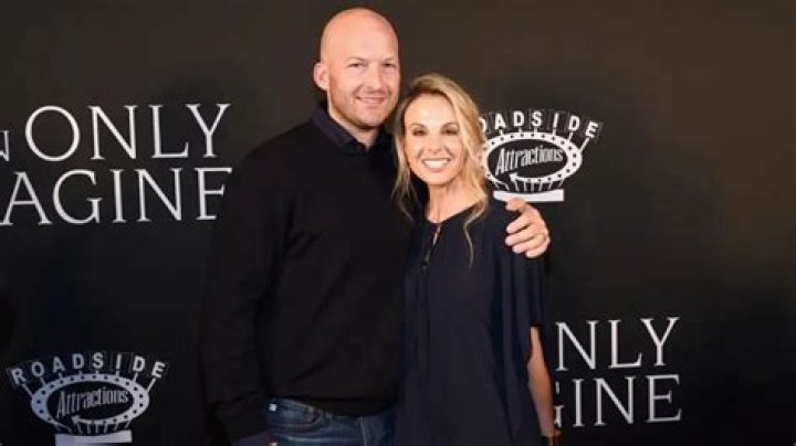 
Who is “Survivor” Elisabeth Hasselbeck from “The View” doing now? Her wiki, net worth, kids, husband, family, books 