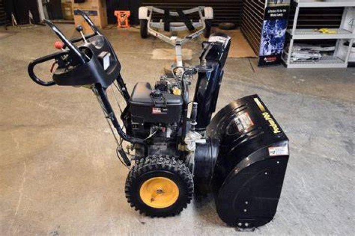 Who makes Poulan Pro snowblower?