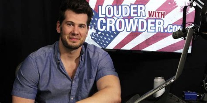 
Youtuber’s Steven Crowder Wiki: Wife Hilary Crowder, Net Worth, Fox News, Body, Religion, Parents 