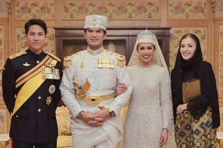 
Zahid Hamidi | Wife Hamidah Khamis | Family And Net Worth 